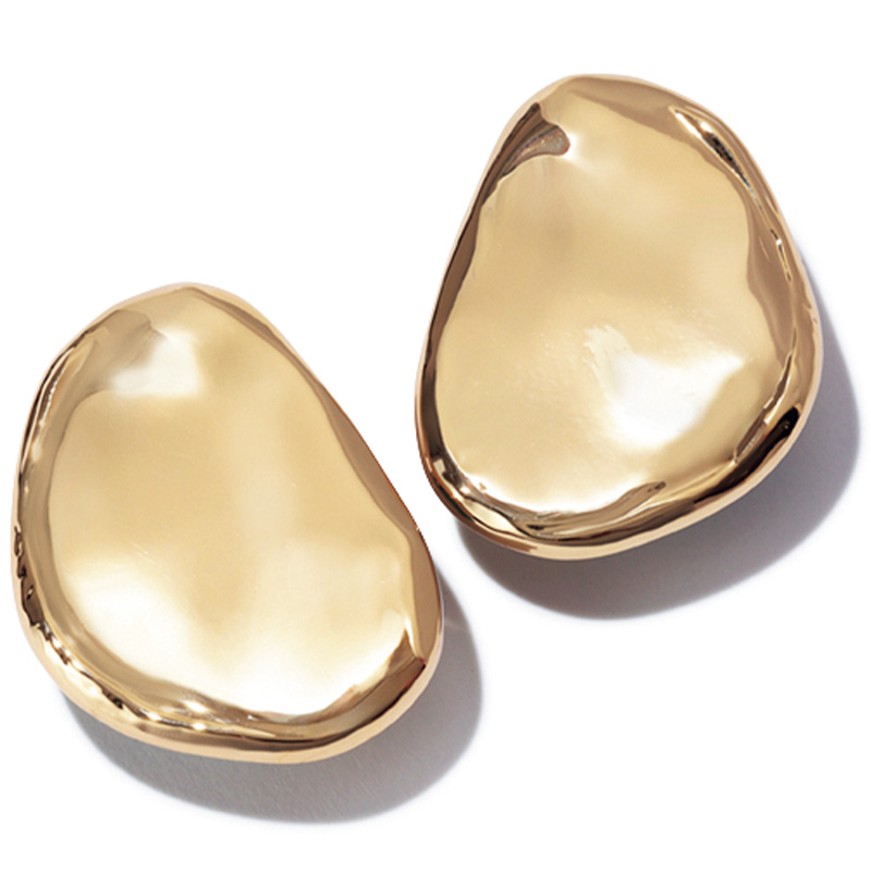 ZARAのボリュームのあるピアス