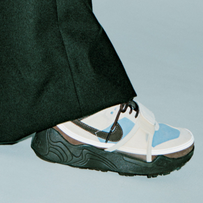 【高感度スニーカー】は“キレイめコーデ”との相性バッチリ！着こなしのコツに注目