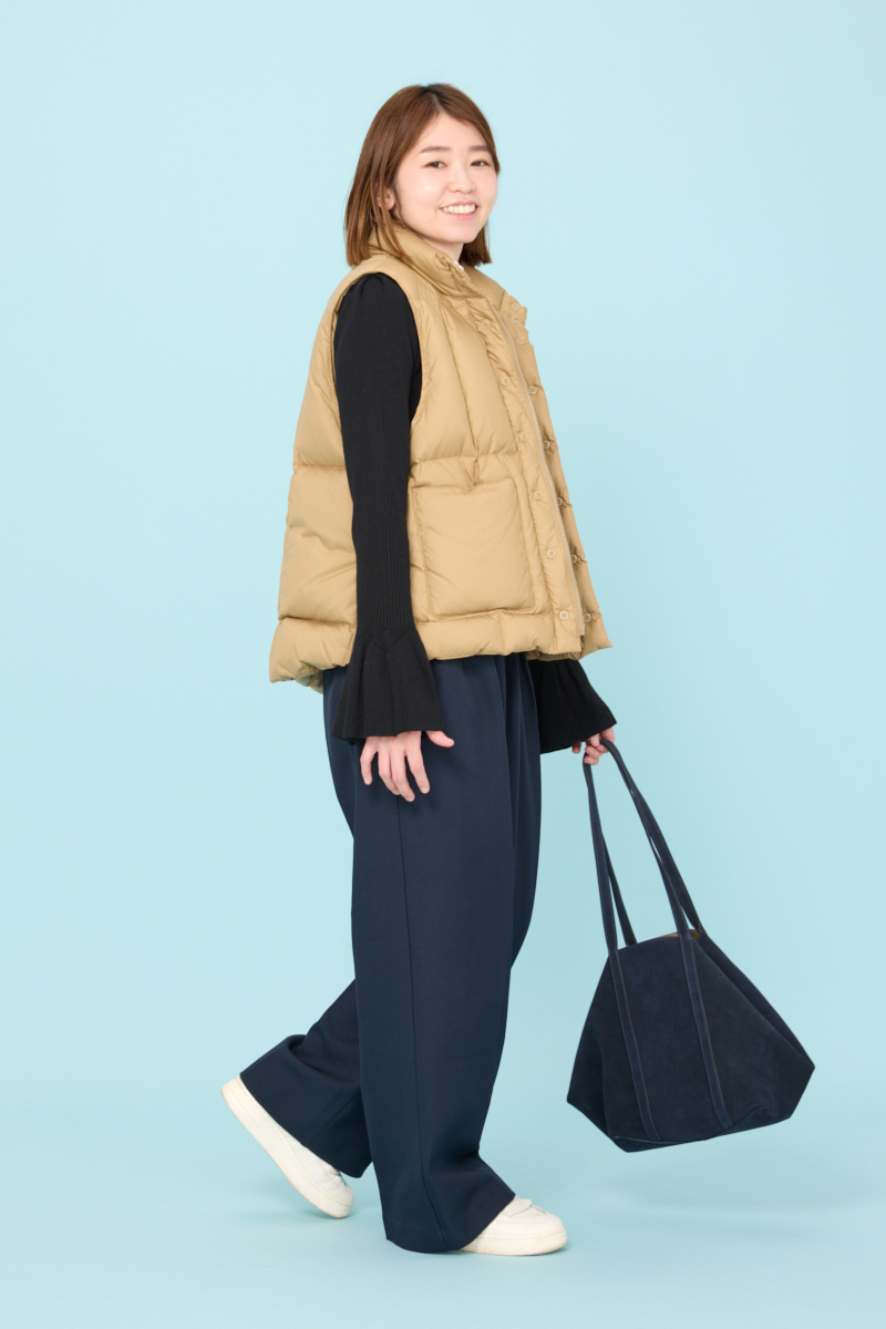 クラウドチームVERY山田絵梨の[AJUGA.]2WAYメロウハイネック衿付きニットコーデ