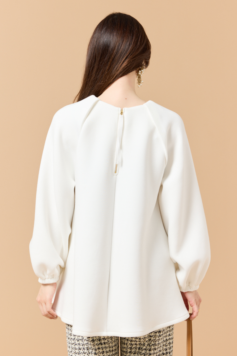 クラウドチームVERY佐藤恵久美の[THREE SQUARE]ショルダータックプルオーバーコーデ