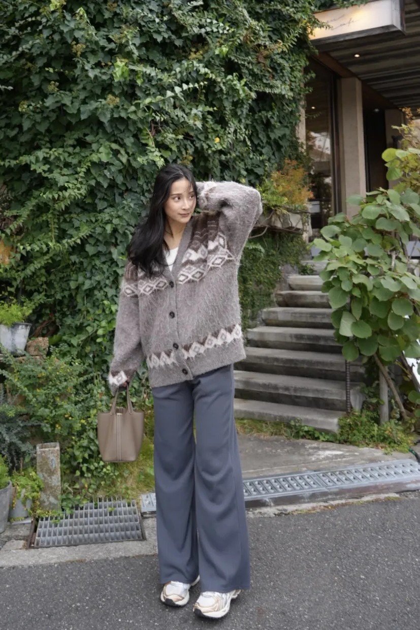 妊娠８カ月のZARAのカーデを使ったマタニティコーデ。