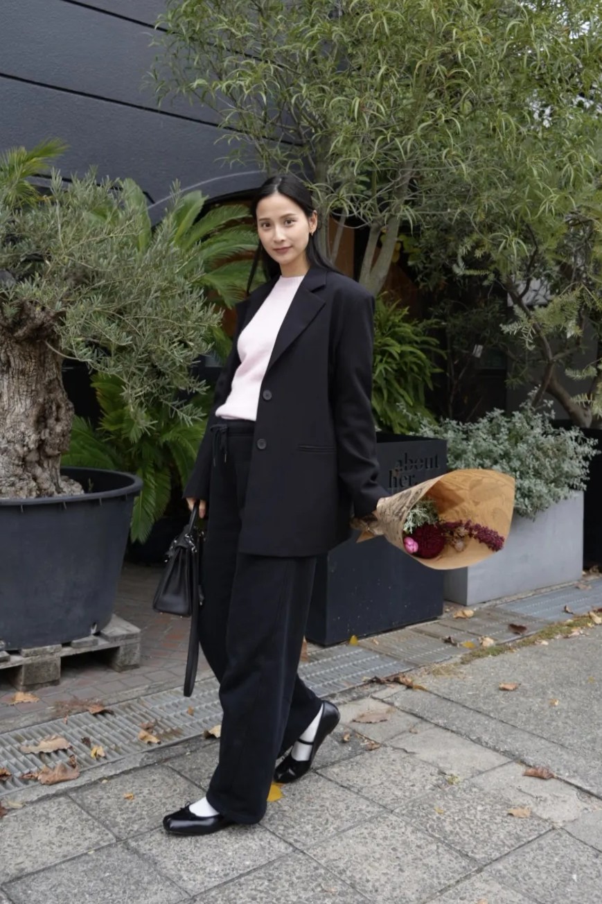 妊娠８カ月のZARAのピンクトップスを使ったマタニティコーデ。