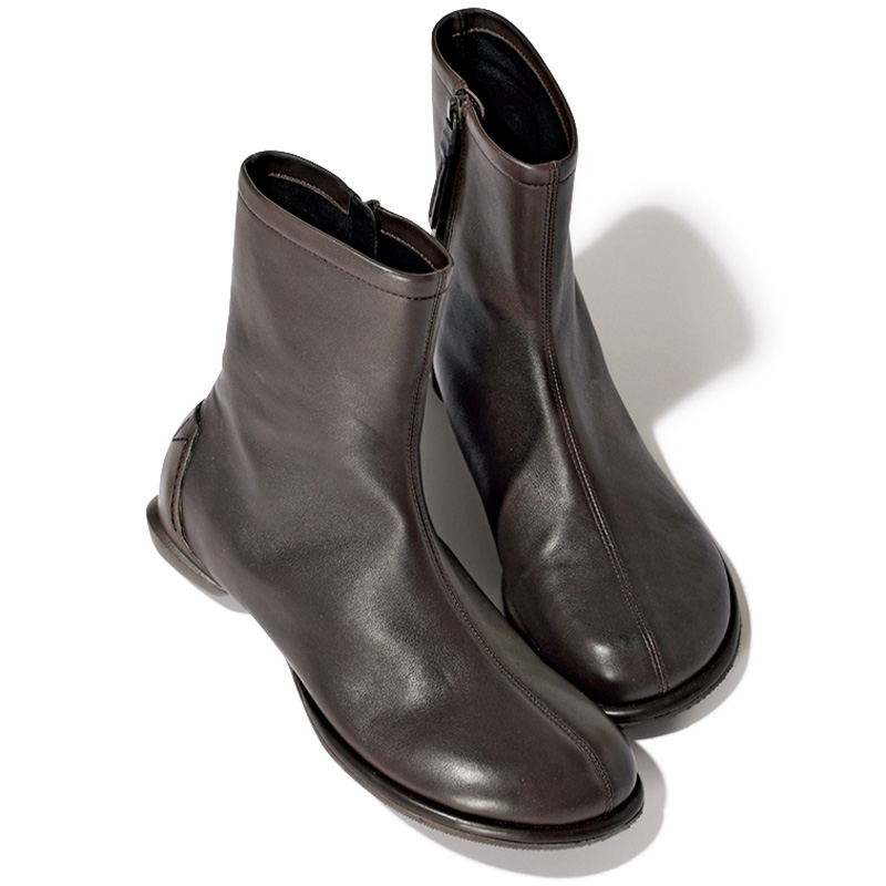 冬旅行におすすめの撥水ショートブーツの置き画