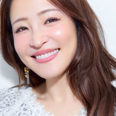 【画像集】移動中の車内でパックする大沢あかねさん 30代後半で目覚めた美容の楽しさ！