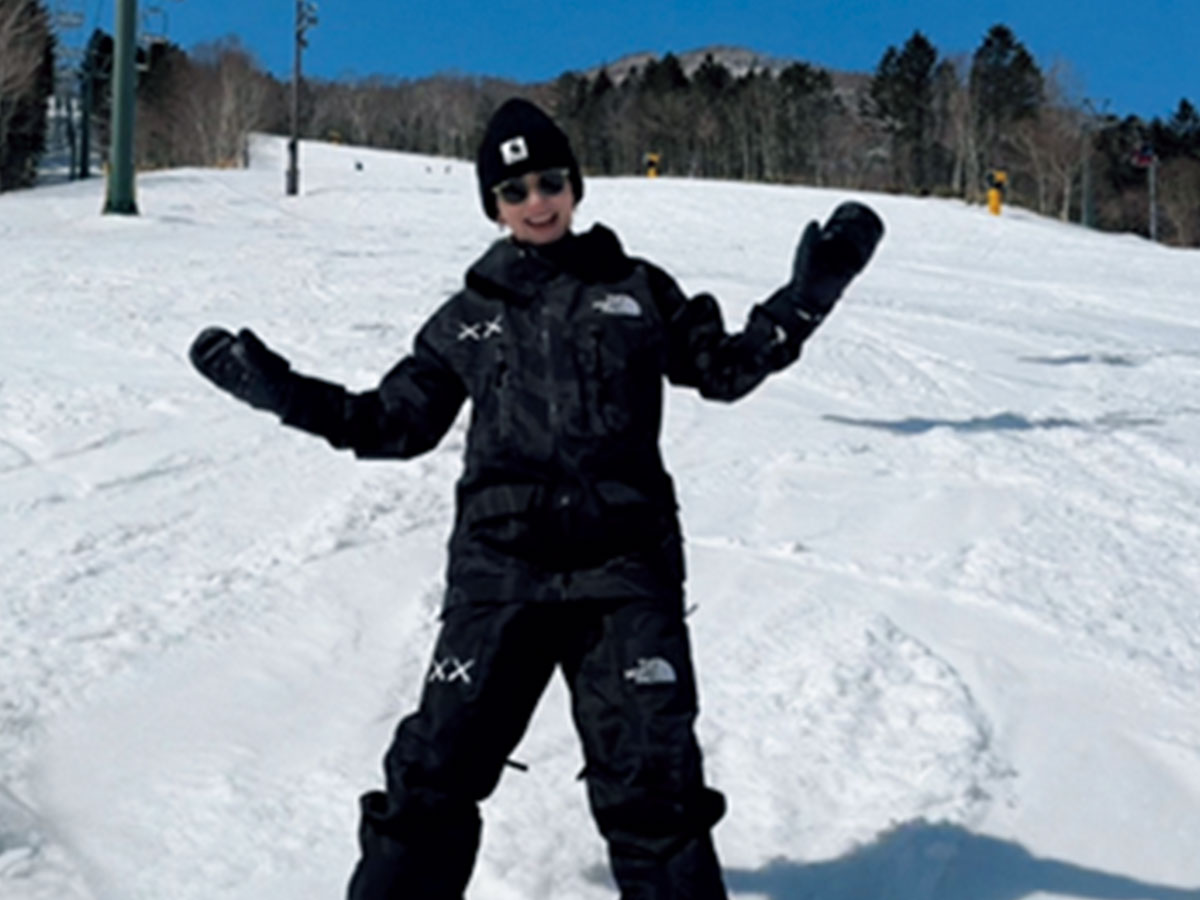 辻元舞さんの雪山スタイル