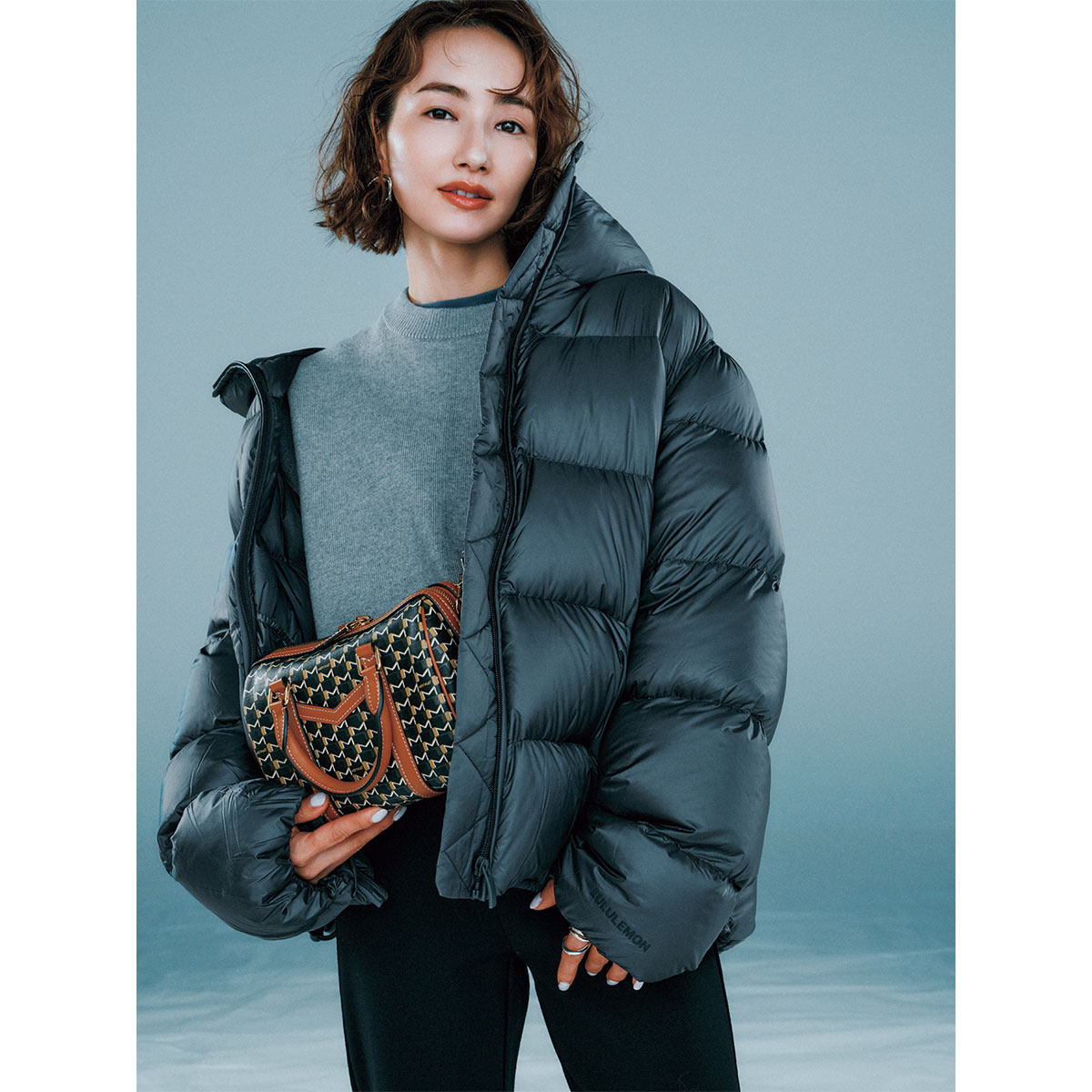 ルルレモンの軽量ダウンがすごい