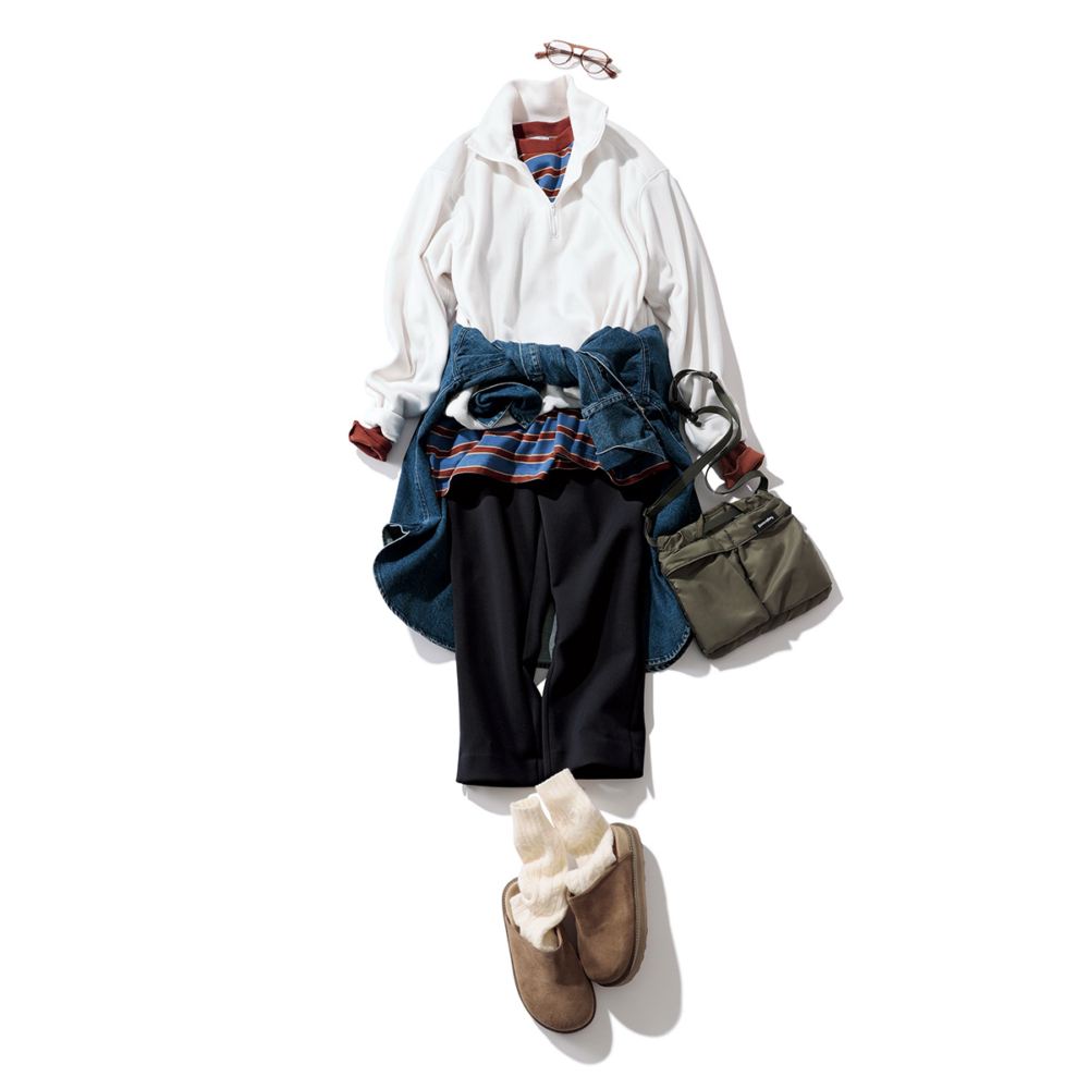 ゆるっとしたサイズ感とこなれたムードはメンズTならではの持ち味