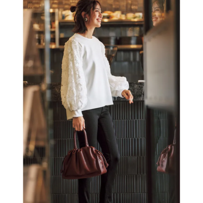 【習い事の発表会】ママコーデにレーストップスが活躍！裏起毛で冬の防寒もOK