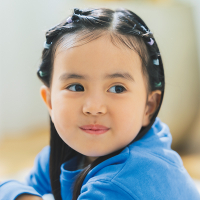 【女の子のヘアアレンジ】不器用ママもできる「連チャンくるりんぱ」が便利すぎる！