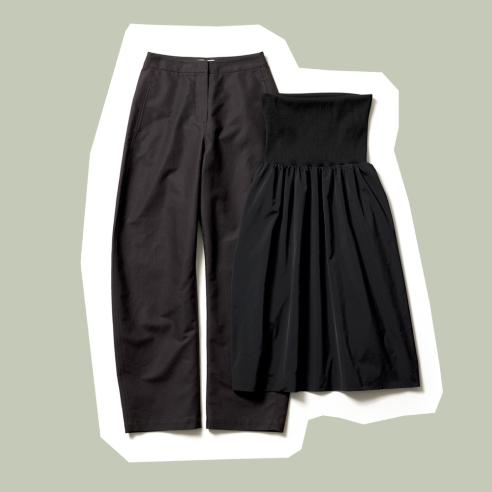 AMOMENTOの黒スカートと黒パンツ