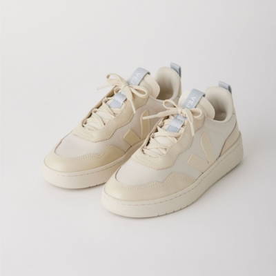 【CFCLの新作スニーカー】はキレイめママ必見！休日にも通勤にも