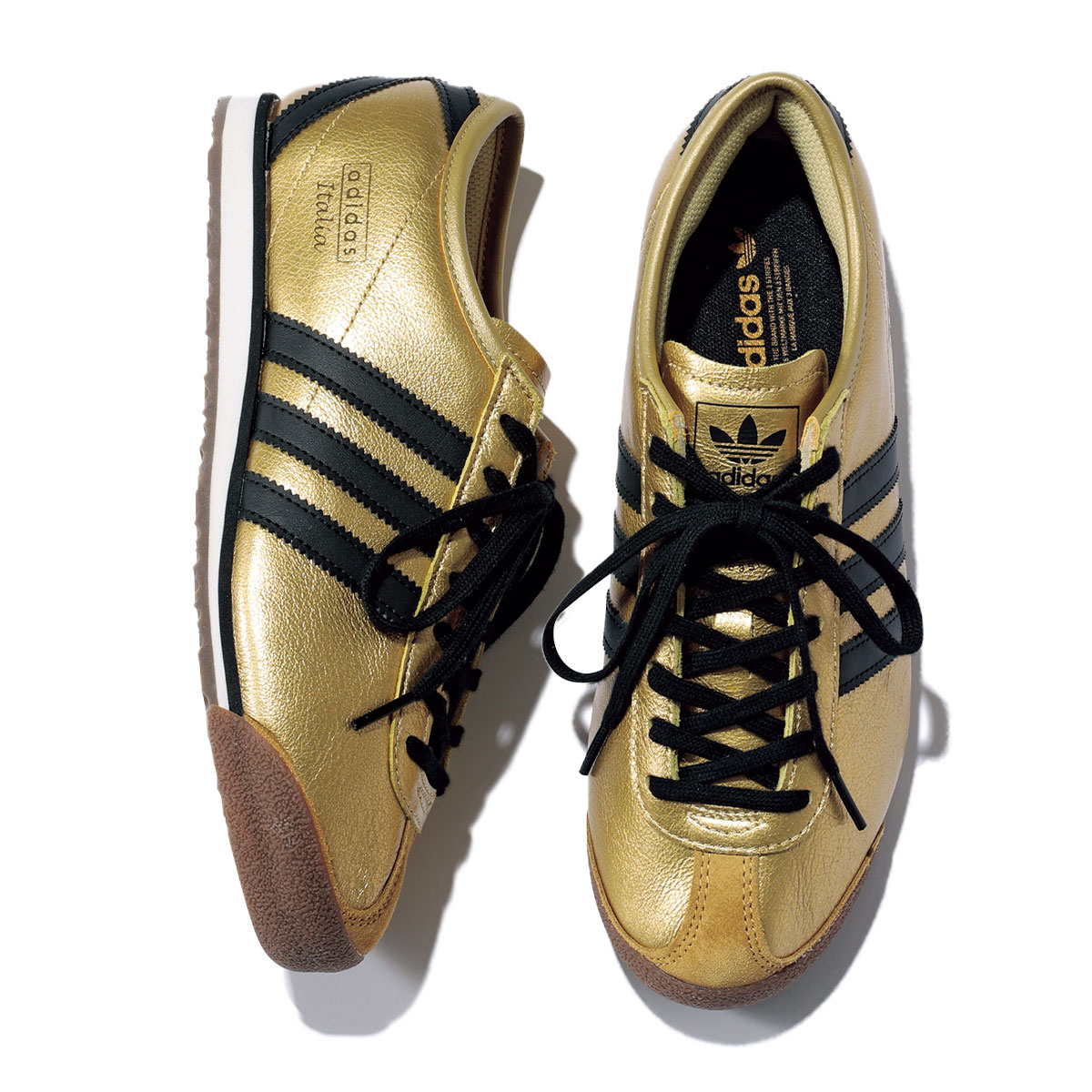 大胆なゴールドが’70年代クラシックのムードを後押し