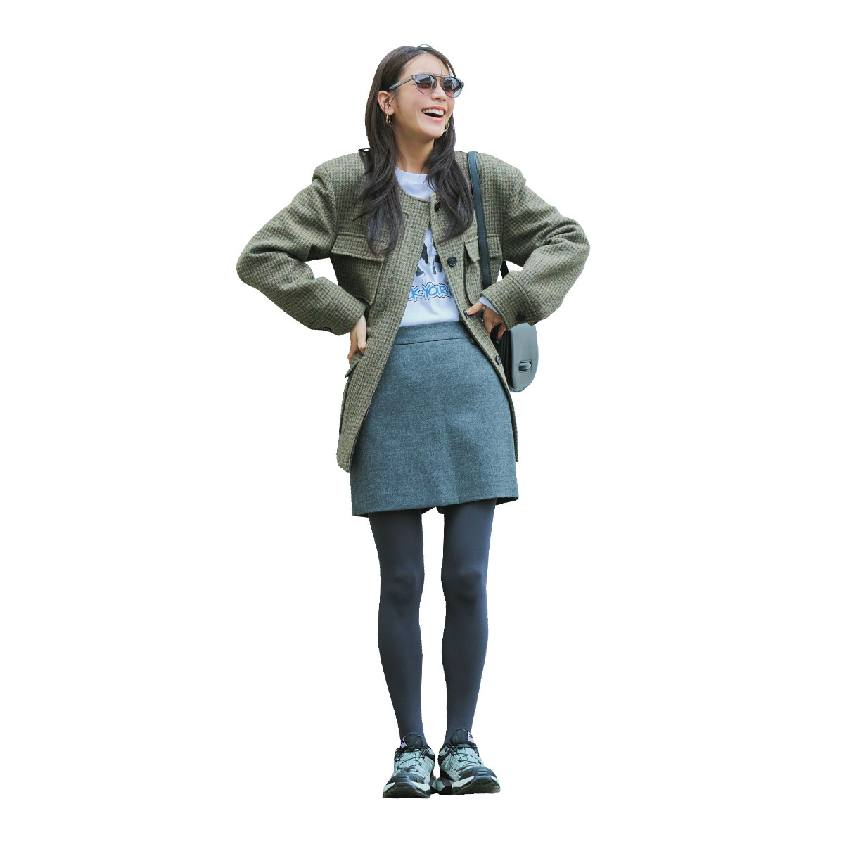 同系色で足元から服までコーデをまとめてミニスカでも大人っぽく