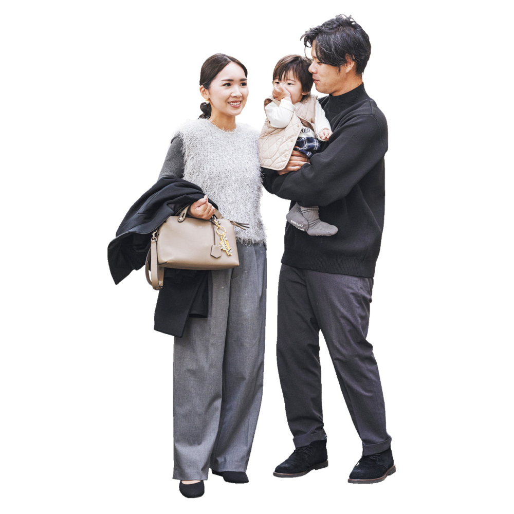 グレーのワントーンコーデは華やぎをプラスするためにシャギーベストで素材感を意識