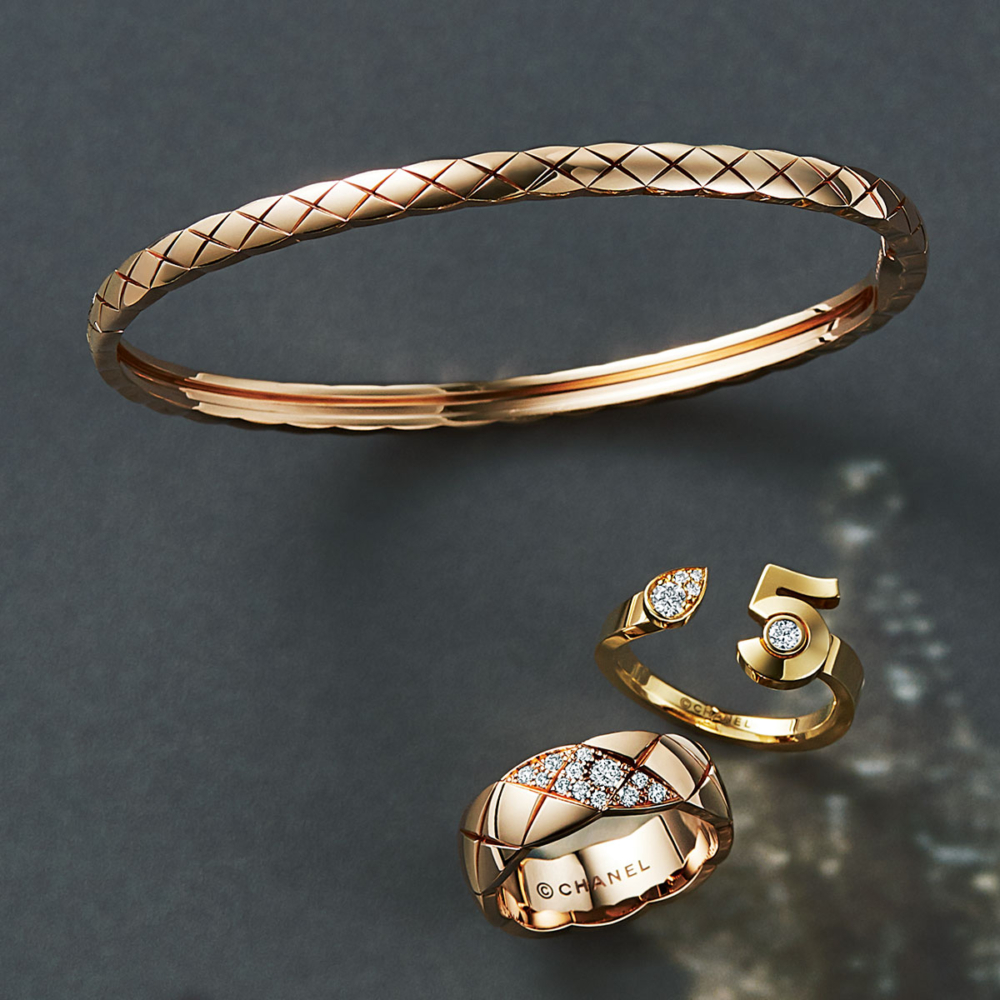 シャネルのココクラッシュのバングルとリングとコレクション Nº5のリング