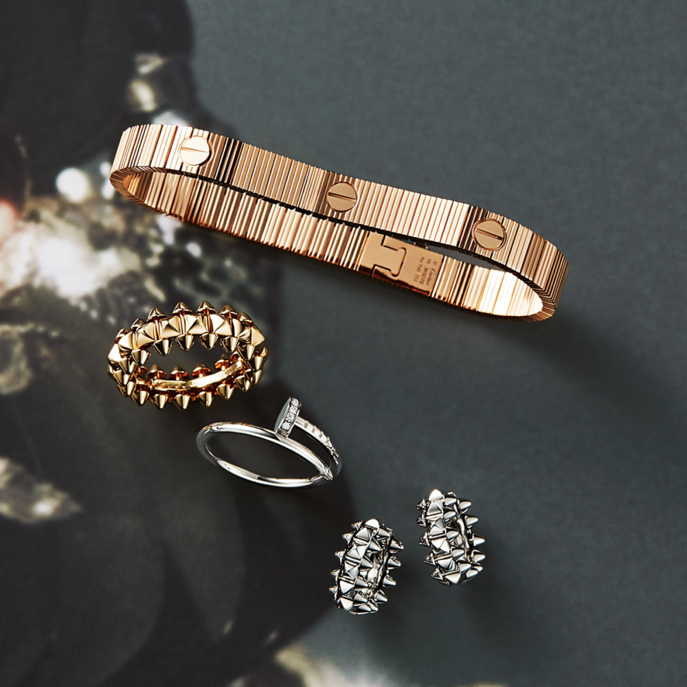 カルティエのLOVE アンリミテッドのブレスレットとクラッシュドゥカルティエのリングとイヤリングとジュストアンクルのリング