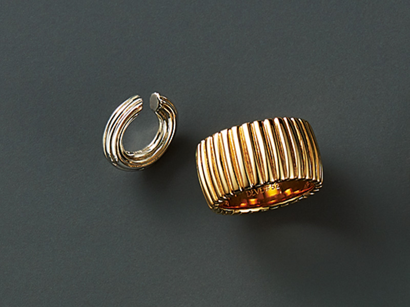 デべの地金の太リングとイヤーカフ