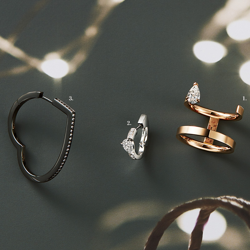 レポシのセルティ・シュール・ヴィドのリングとシングルピアスとアンティフェールのブラックゴールドのピアス