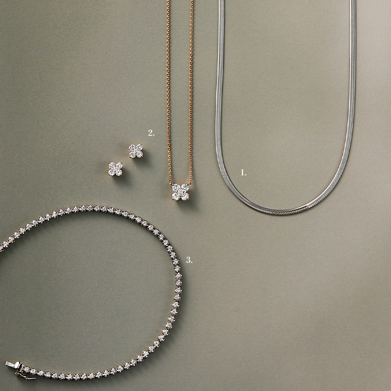 スタージュエリーのネックレスと4℃のピアスとネックレスとKAJITAのテニスブレスレット