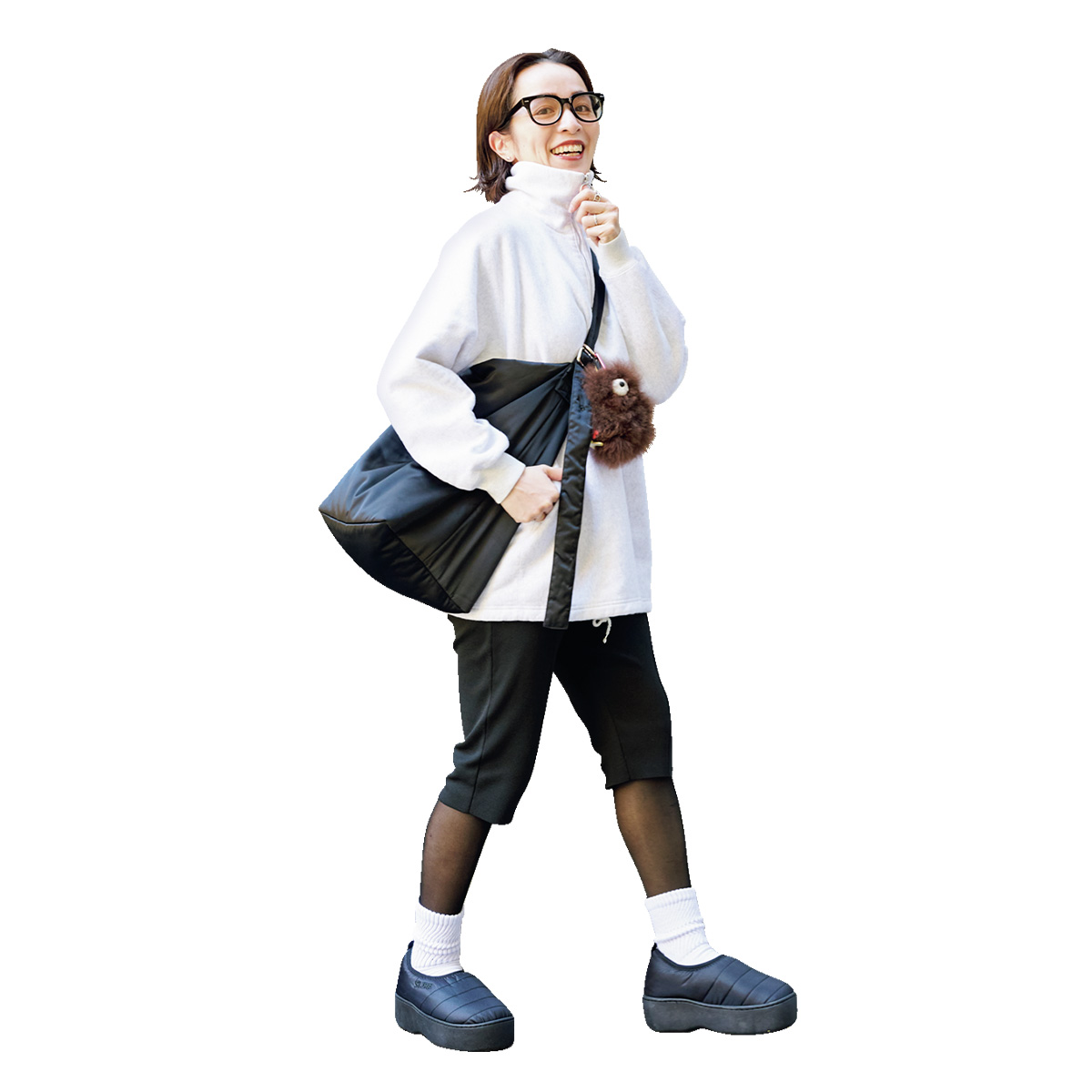 PHEENYのフリースチップスとハーフ丈パンツを合わせたコーデ