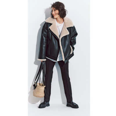 【ローファー×黒スキニー】でスッキリ見え！メンズライクなアウターにもマッチ