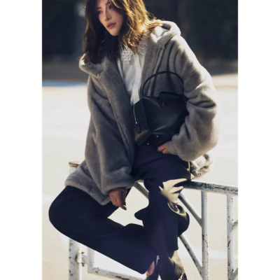 キレイ見え【ファーアウター】はフーディデザインで上品＆ヘルシーを両立