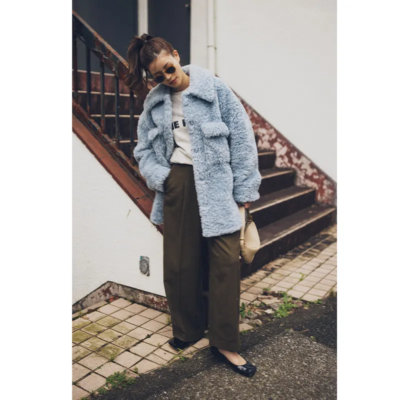 【ボアアウター】は淡色がオシャレ！モコモコ感でコーデがサマ見え