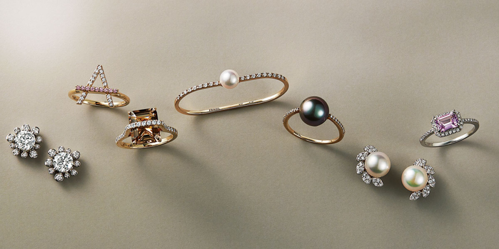 色石やパール、ダイヤモンドの華やかジュエリー