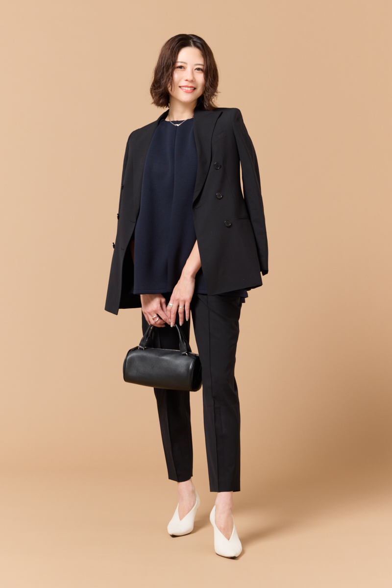 クラウドチームVERY田村まどかの[THREE SQUARE]ショルダータックプルオーバーコーデ