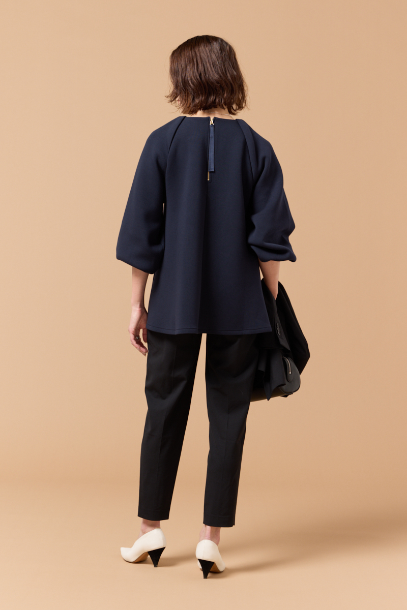 田村まどかの[THREE SQUARE]ショルダータックプルオーバーコーデ