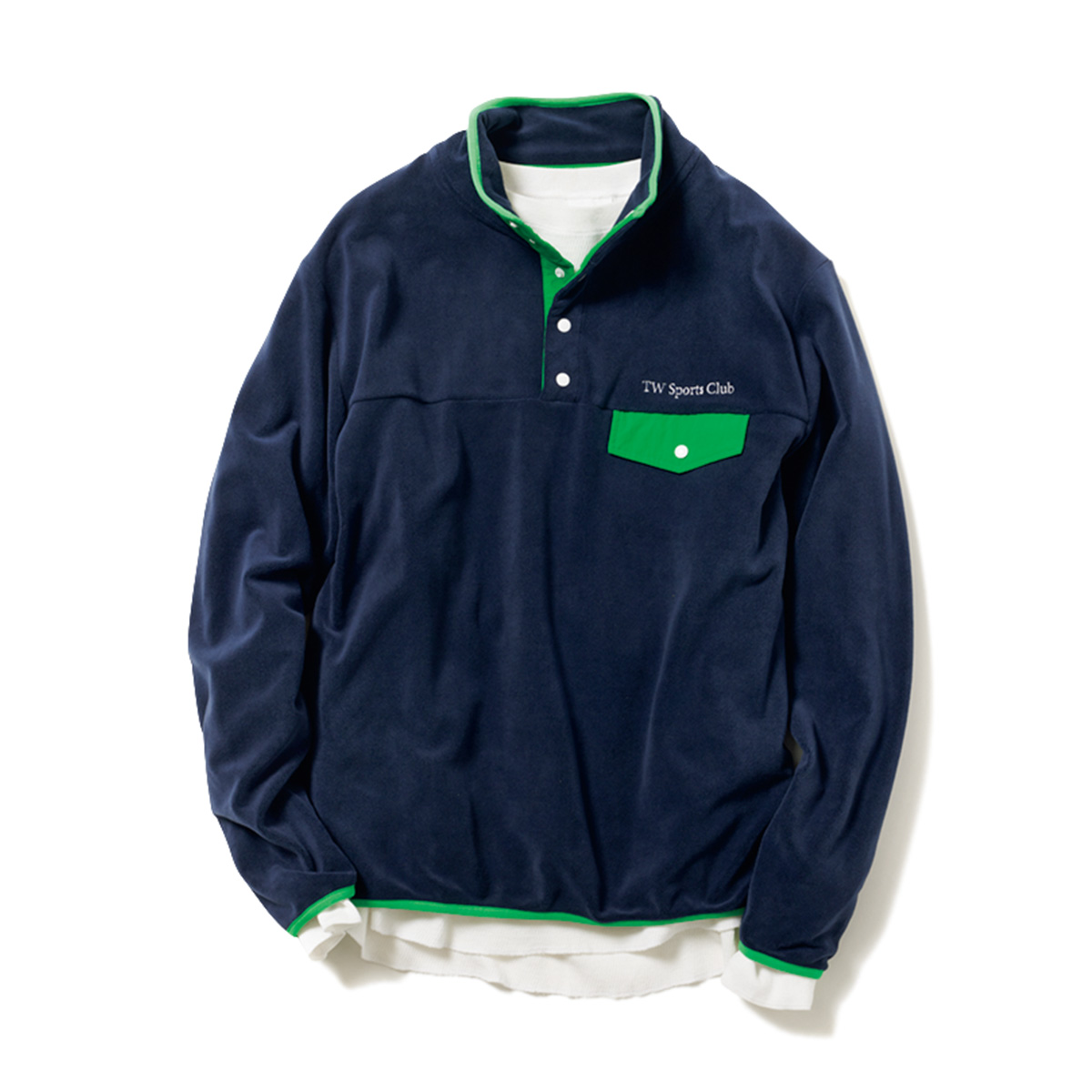 白ロンTとTWのネイビーにグリーンの配色フリースの重ね着