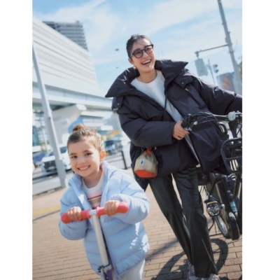 ママの鉄板【黒ダウン】はテントシルエットでスポーティすぎない！