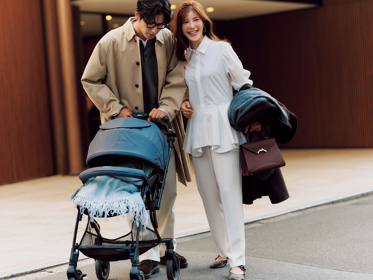 キレイめシーンに上品なリバーシコートと白コーデでオシャレを格上げ