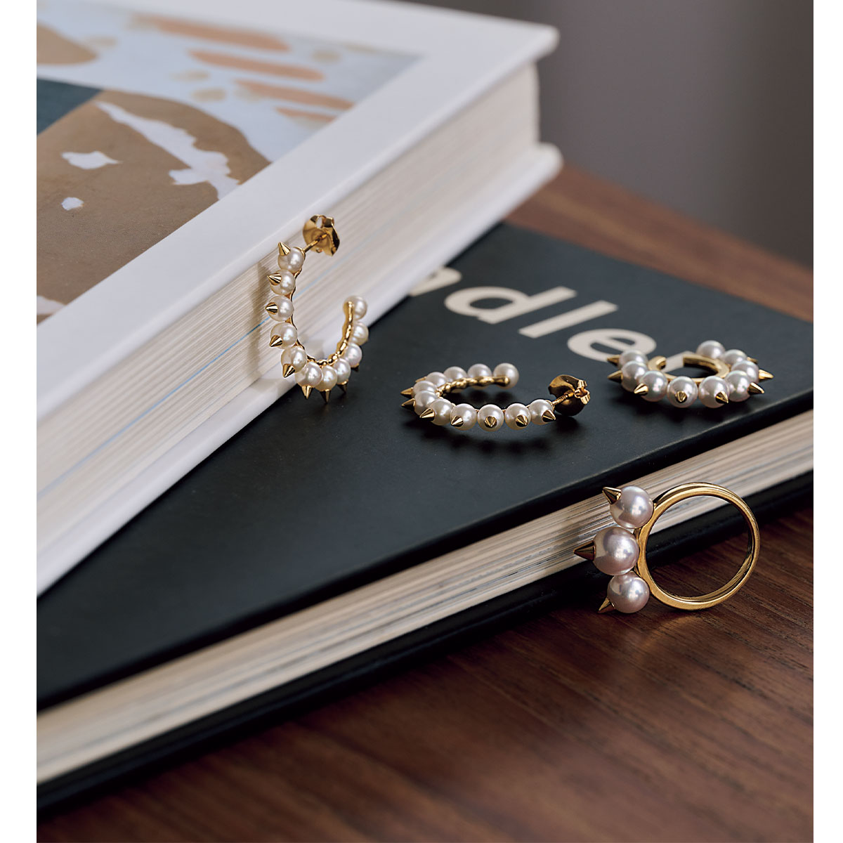 TASAKIのデインジャートライブのピアスとイヤーカフとデインジャーネオのリング