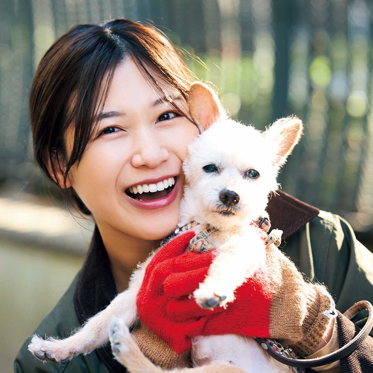 VERYライターの木村幼奈さんとモコ