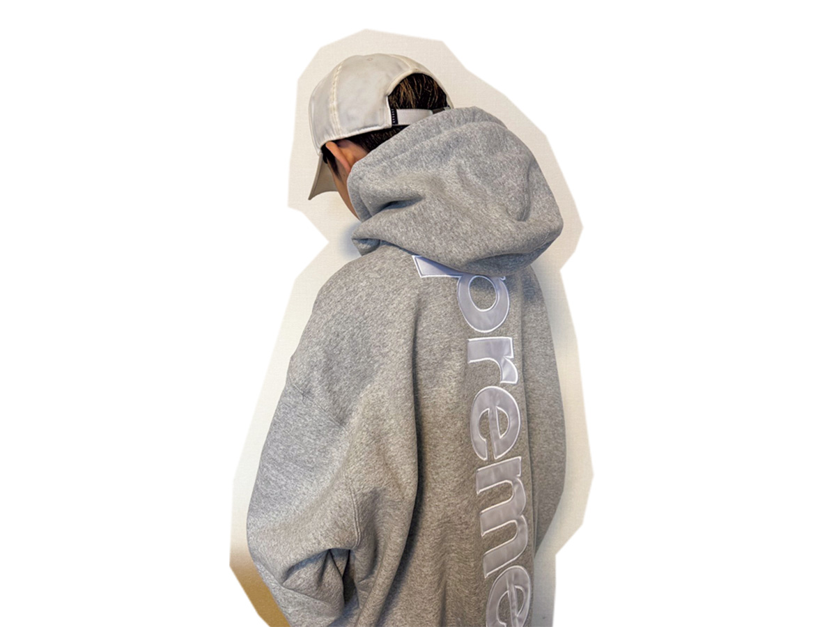 Supremeのパーカを着る神山まりあさんの息子ディーンくん