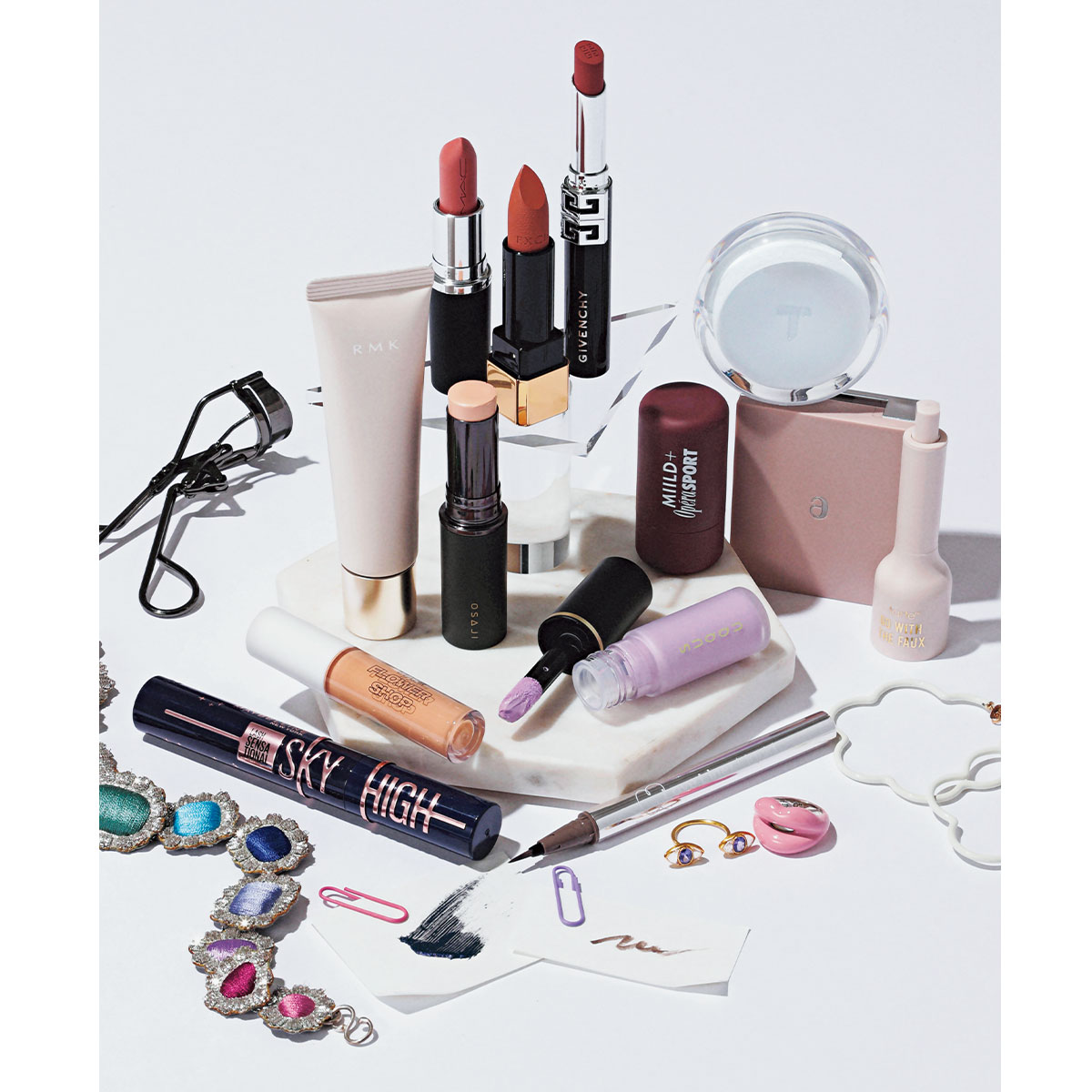 ライター遠藤彩乃さんの愛用コスメ