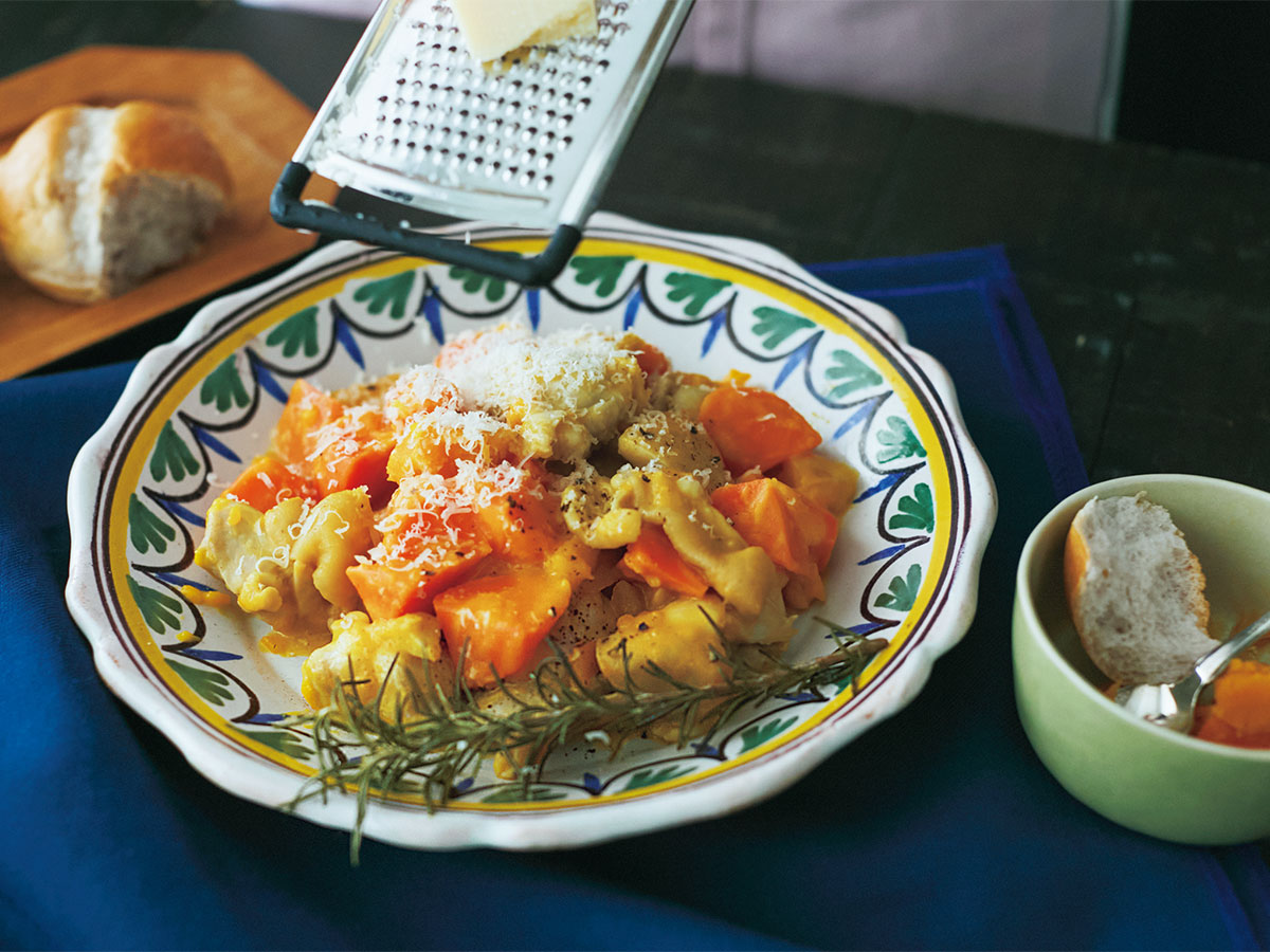 長谷川あかりさんレシピの鶏肉とかぼちゃとにんじんの洋風酒蒸し