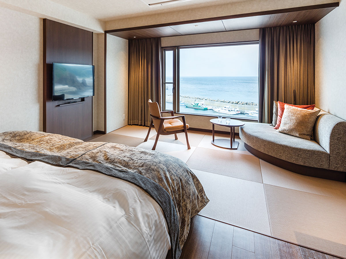 窓が大きな畳のお部屋