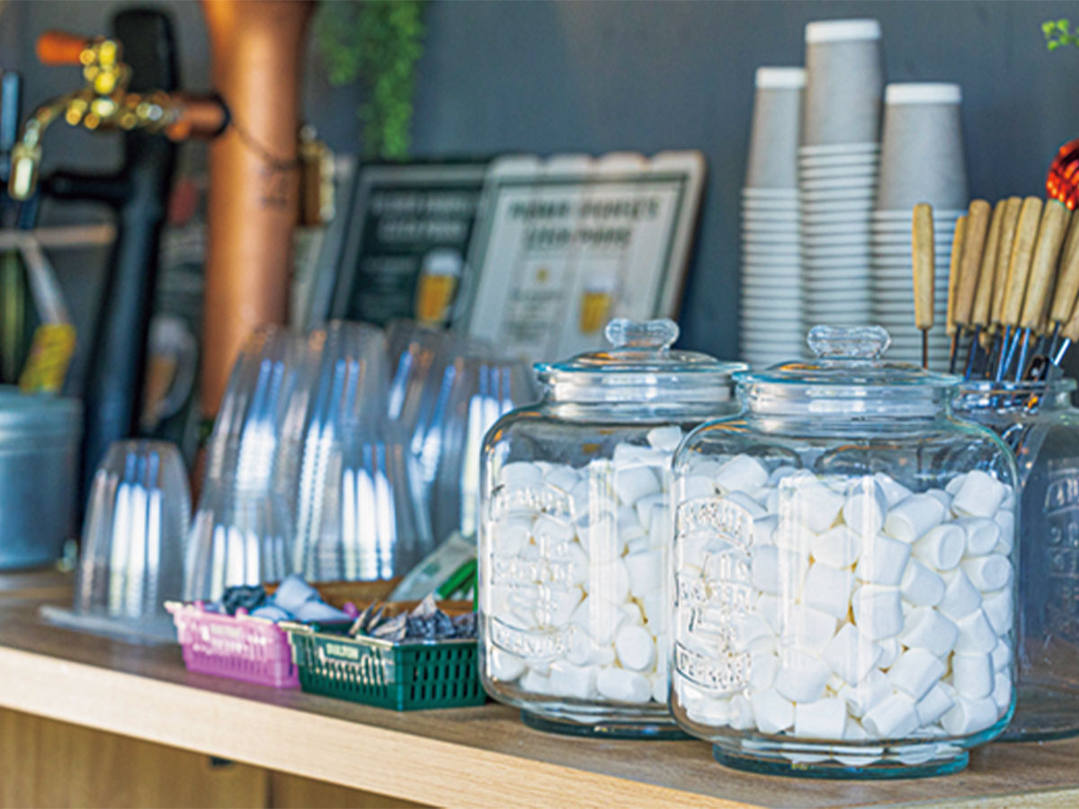 焚き火用のマシュマロやチョコも置いてある