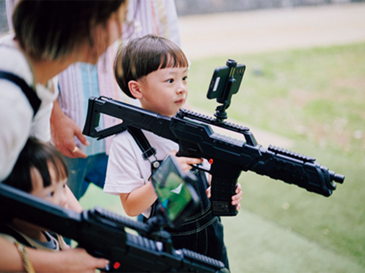 恐竜を追いかけるARシューティング