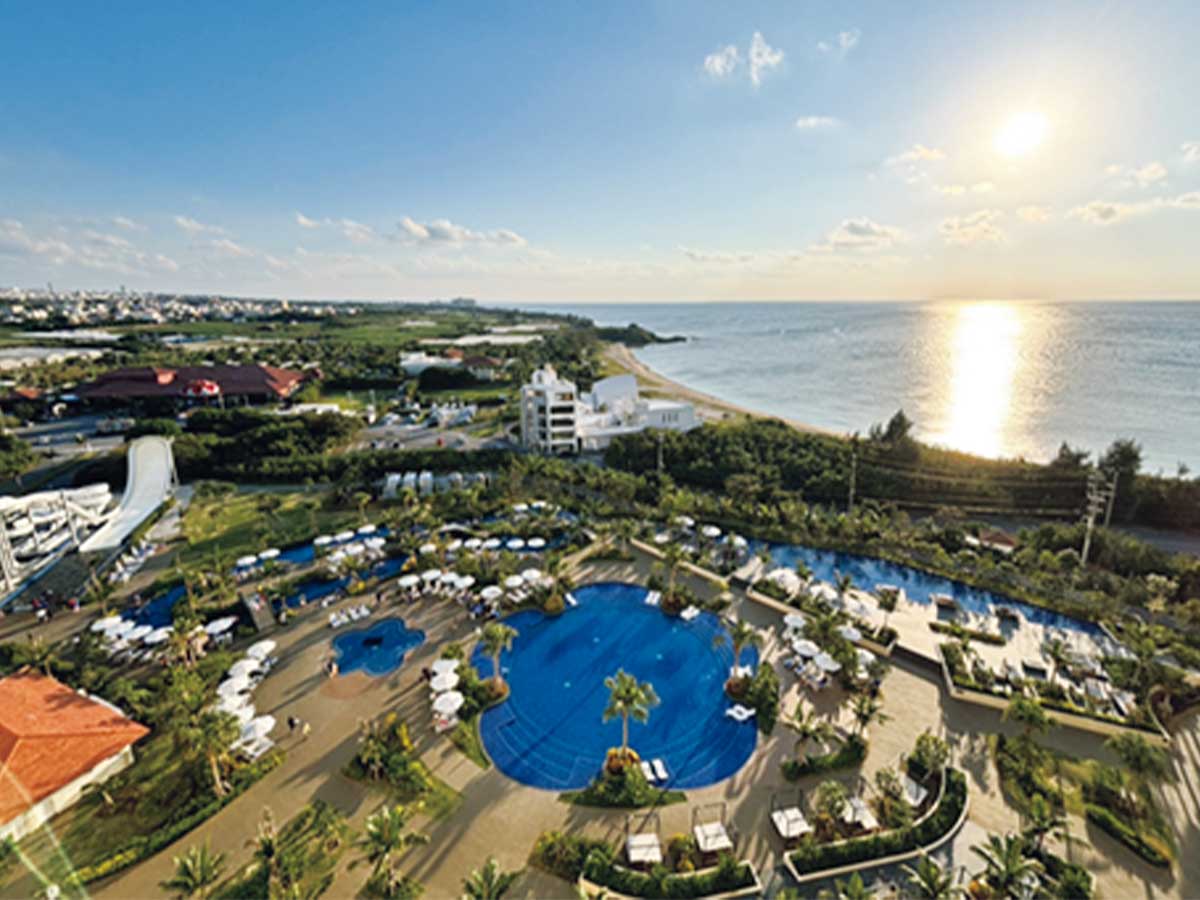 グランドメルキュール沖縄残波岬リゾートの航空写真