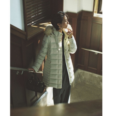 キレイめママに【白ダウン】がオンオフ活躍！自然な細見えが叶う