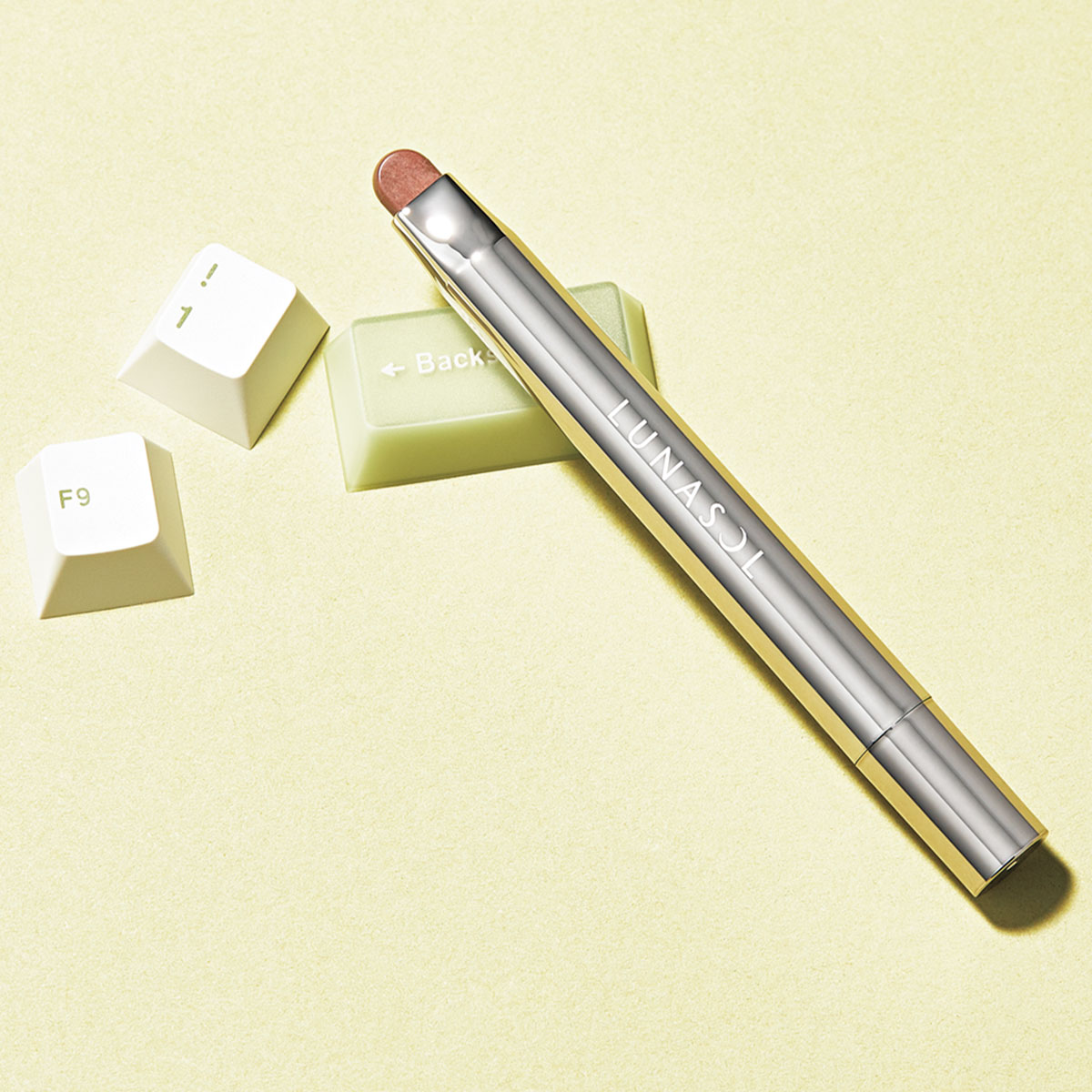 ルナソル シークレットシェイド