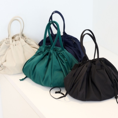 【ユニクロ】特別ラインの「3WAYバッグ」が軽くて便利！旅行や公園にも