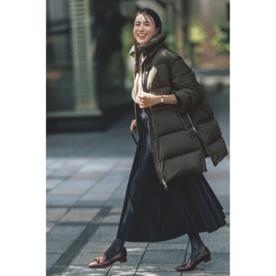 通勤派ママの【ダウンコーデ】に！フロント＆サイドのジップで軽やかに着られる