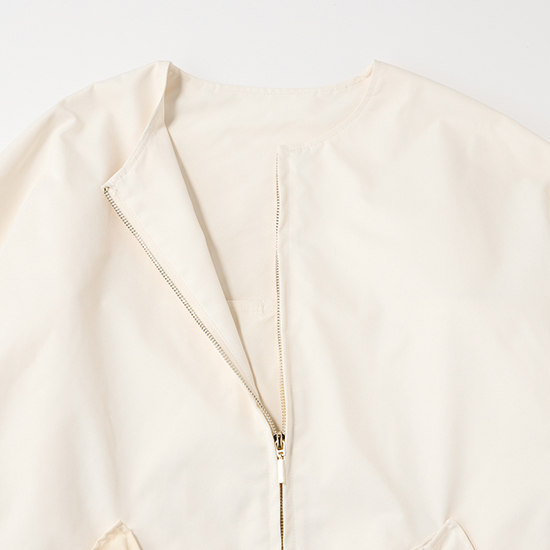 THREE SQUARE]バックフレアコート