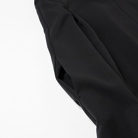 [THREE SQUARE]Vネックフレアジャンパースカート