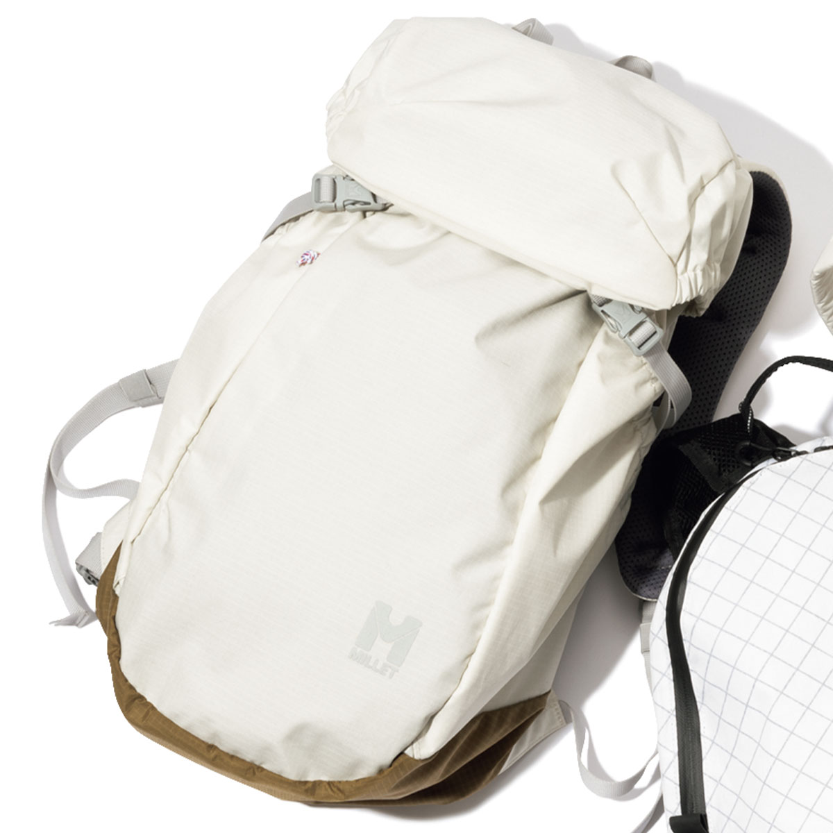 ミレーの白リュック