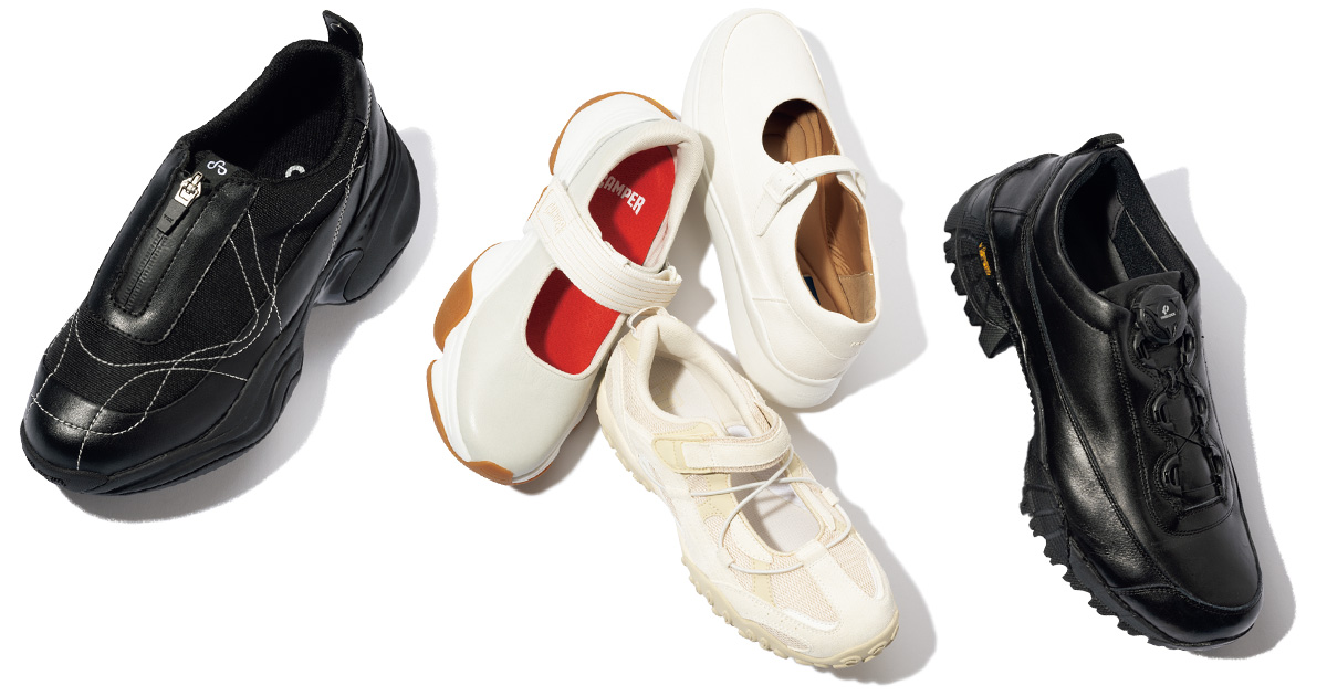 黒と白のキレイめスニーカー